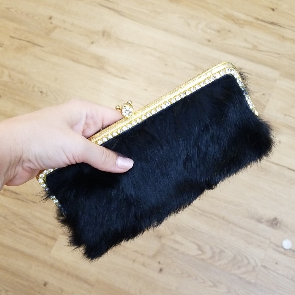 Small rabbit fur clutch